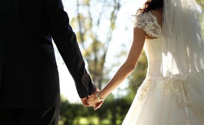 Evlenenlere 24 Ay Maaşı Peşin Ödeniyor