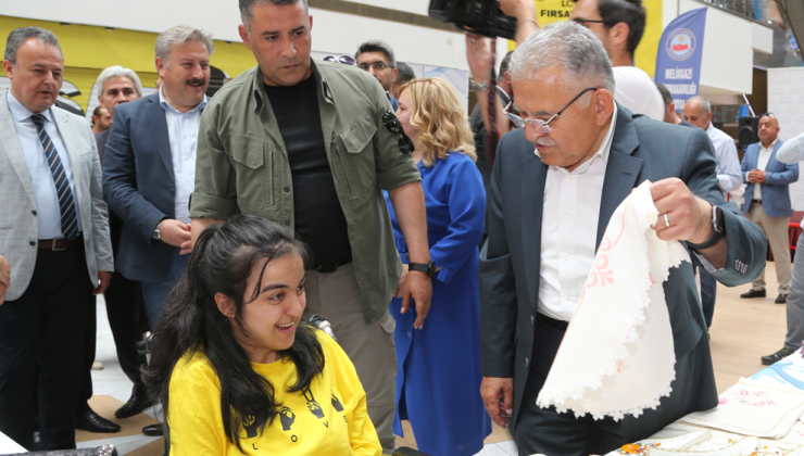 Aile Destek Merkezi Kermes açtı