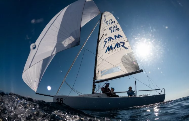 Bodrum’da yelkenler kış serisi için şişti