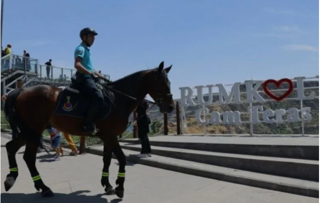 Atlı Jandarma Birlikleri Turistik Yerlerde Devriye gerçekleştirdi