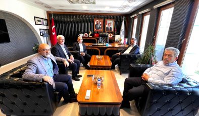 Başkan Büyükkılıç’tan Pınarbaşı Belediyesi’ne Ziyaret