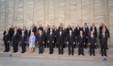 NATO’da geleneksel aile fotoğrafı