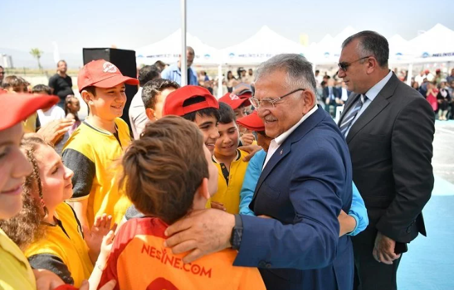 Kayseri Büyükşehir’den öğrencilere kariyer tavsiyeleri