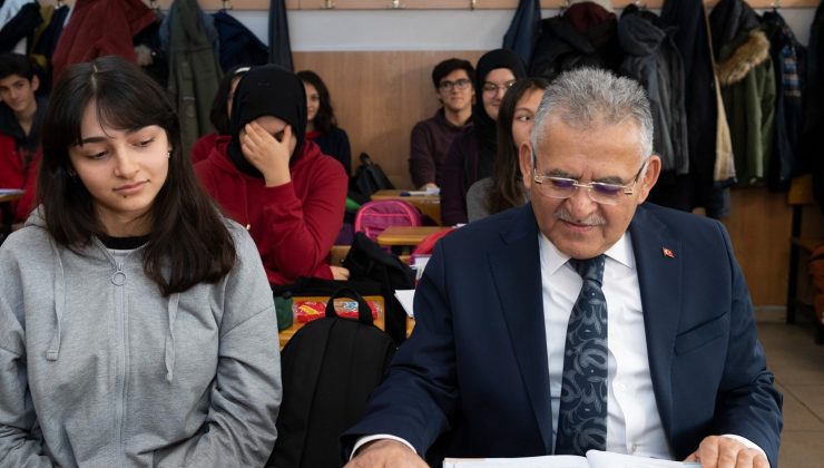 Başkan Büyükkılıç: “LGS’ye girecek 1000 öğrenciye ücretsiz kurs verdik”