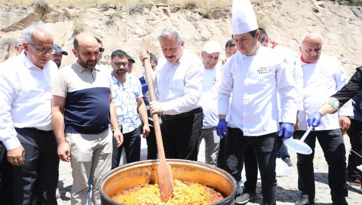 PİLAV ETKİNLİĞİ’NE YOĞUN KATILIM