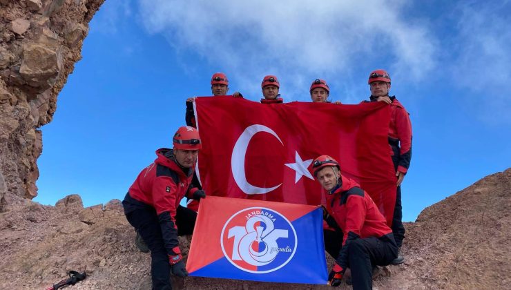 JAK Timleri Erciyes Dağı’na zirve tırmanışı gerçekleştirdi