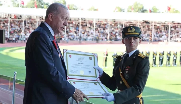 Cumhurbaşkanı Erdoğan, Kara Harp Okulu mezuniyet törenine katıldı