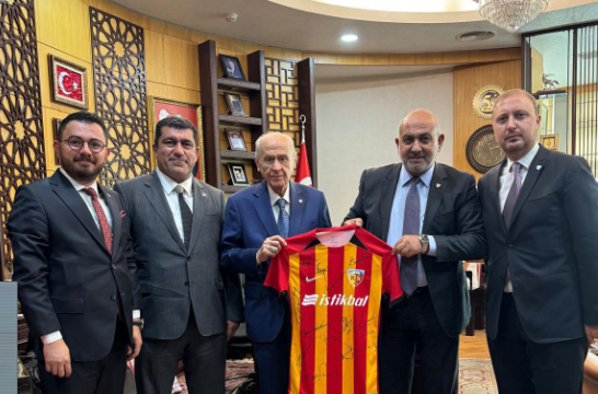 Kayserispor Başkanı Ali Çamlı ve yönetim kurulu üyelerinden MHP lideri Devlet Bahçeli’ye ziyaret