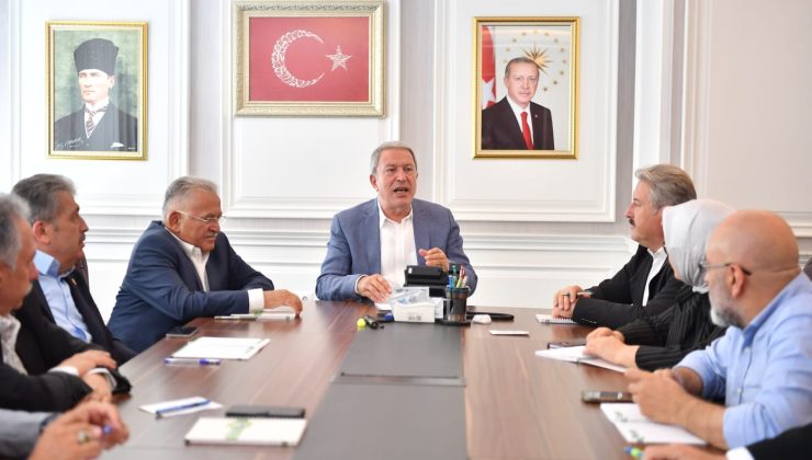 Hulusi Akar’ın katılımıyla Melikgazi’de istişare toplantısı gerçekleştirildi