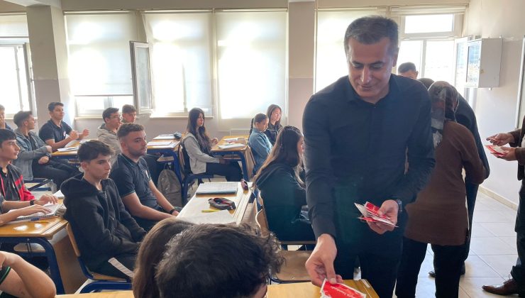 Celal Bayar Anadolu Lisesi’nden “Ben Temizim, Okulum Temiz” projesi