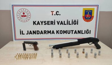 Jandarmadan ruhsatsız silah ve mühimmat ticaretine gözaltı