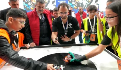 Bakan Tekin, MEB Robot Yarışması’nda